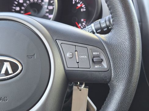 Used 2012 Kia Soul + w/ Audio Pkg FWD image 27