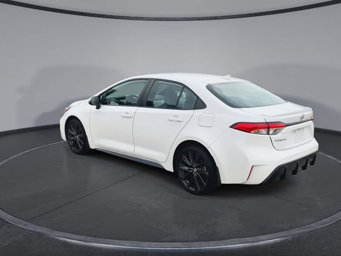 Used 2024 Toyota Corolla SE FWD image 6