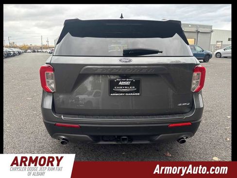 Used 2023 Ford Explorer XLT w/ Equipment Group 202A image 5