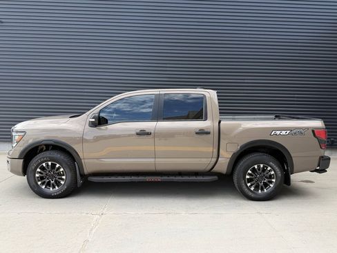 Used 2022 Nissan Titan PRO-4X w/ Pro-4x Convenience Package AWD/4WD image 9