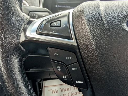 Used 2020 Ford Edge Titanium image 19