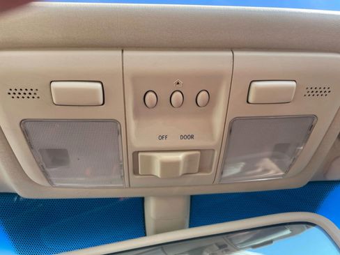 Used 2002 Lexus SC 430 Convertible image 36