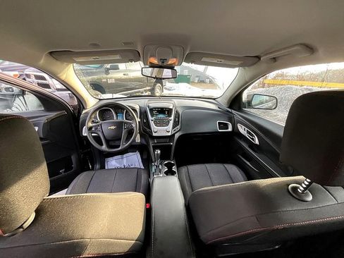 Used 2017 Chevrolet Equinox LS image 31