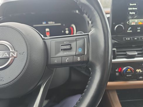 Used 2023 Nissan Pathfinder Platinum image 22