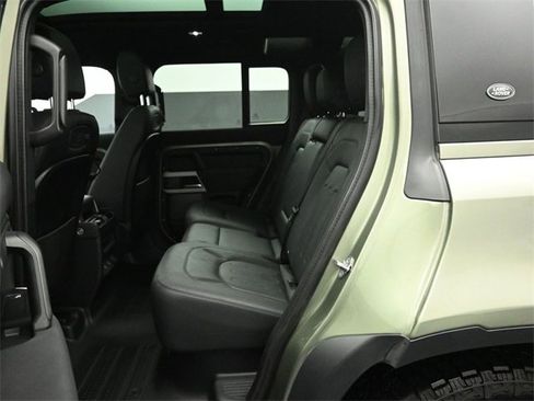 Used 2022 Land Rover Defender 110 SE image 21