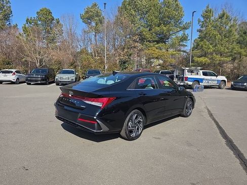 New 2026 Hyundai Elantra Limited FWD image 14