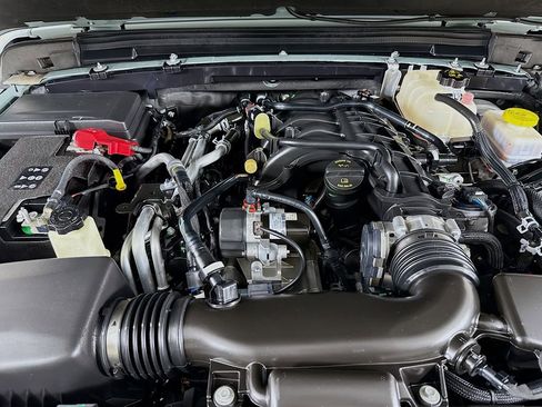 Used 2023 Jeep Wrangler Sahara image 28