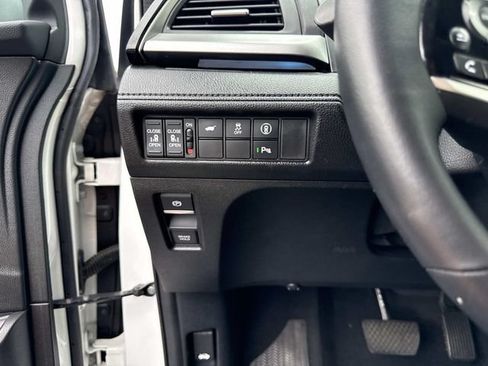Certified 2024 Honda Odyssey Touring image 33