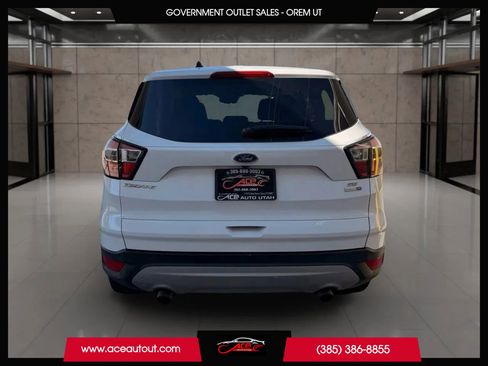 Used 2017 Ford Escape SE image 5