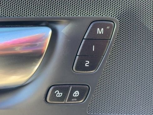 Used 2021 Volvo XC60 T5 Momentum w/ Climate Package image 24