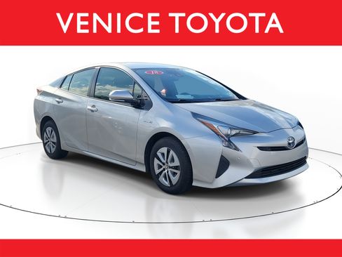 Used 2018 Toyota Prius Three image 1