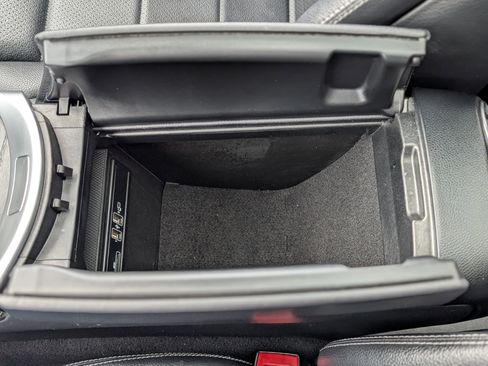 Used 2018 Mercedes-Benz GLC 300 4MATIC image 29