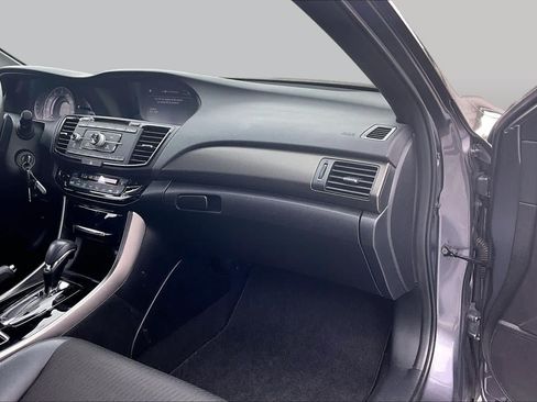 Used 2017 Honda Accord Sport image 19