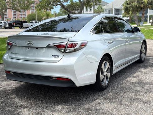 Used 2017 Hyundai Sonata Limited w/ Ultimate Package 02 FWD image 5