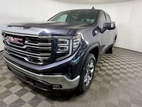 Used 2023 GMC Sierra 1500 SLT w/ SLT Convenience Package AWD/4WD image 11