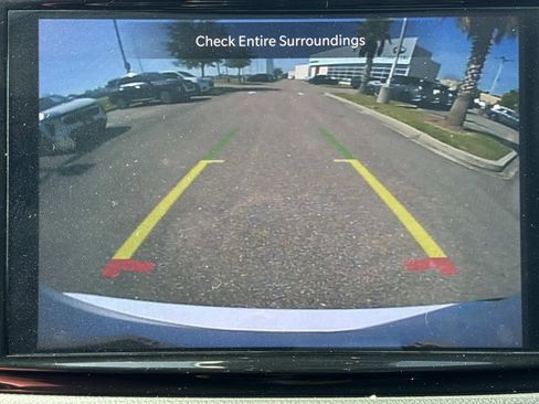 Used 2024 Chrysler Pacifica Touring-L FWD image 27
