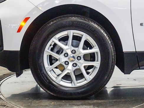 Used 2024 Chevrolet Equinox LS image 9