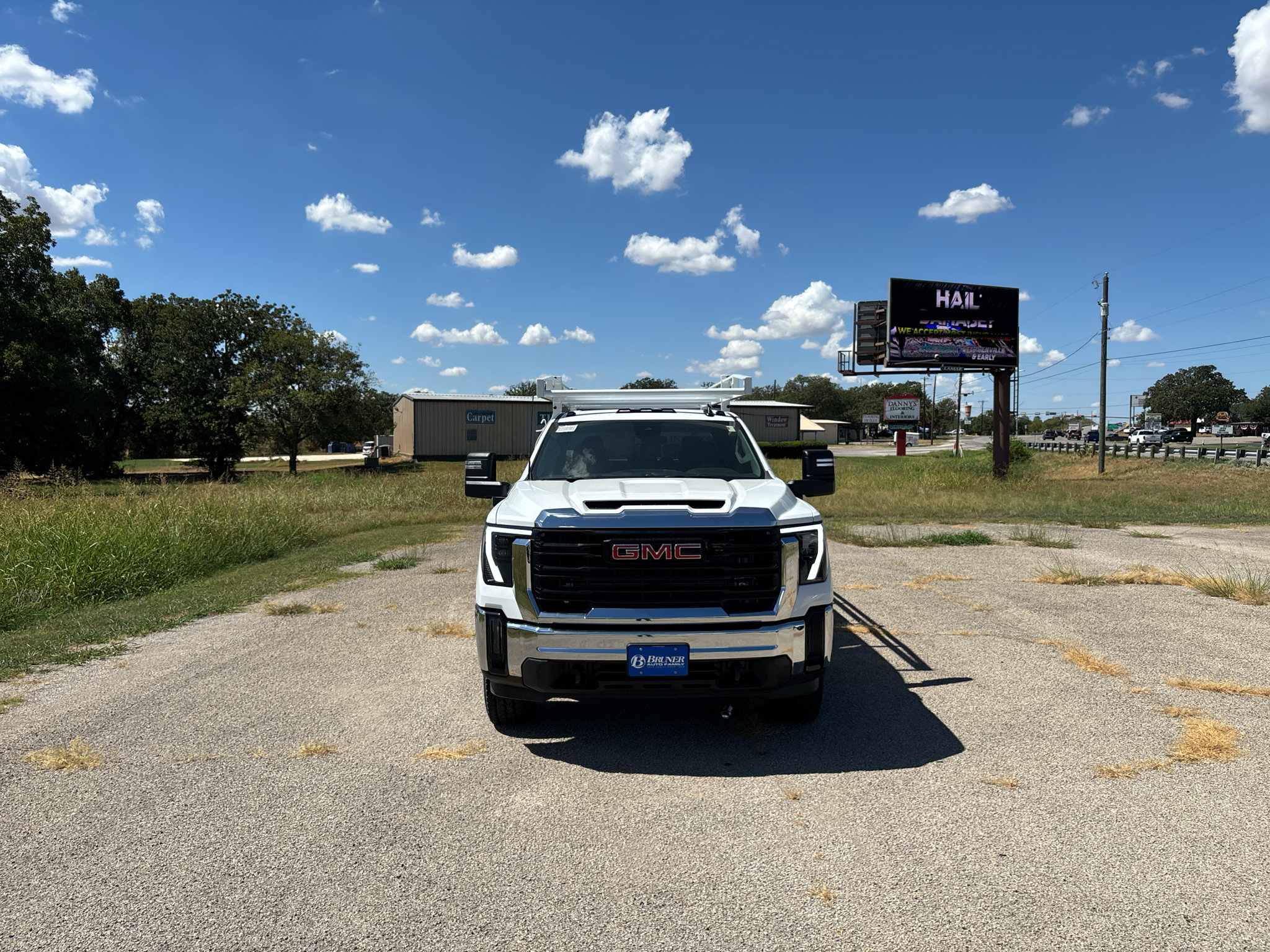 Used 2026 GMC Sierra 2500 Pro w/ Convenience Package AWD/4WD image 2