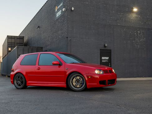 Used 2004 Volkswagen R32 image 2