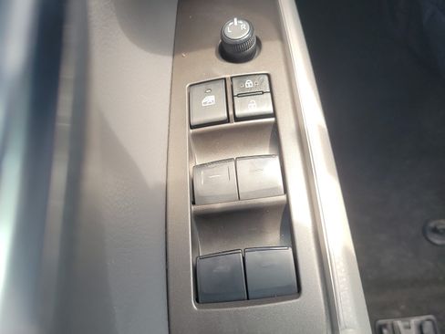 Used 2023 Toyota Camry SE FWD image 21