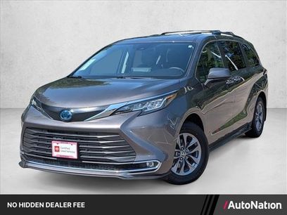 Certified 2022 Toyota Sienna XLE