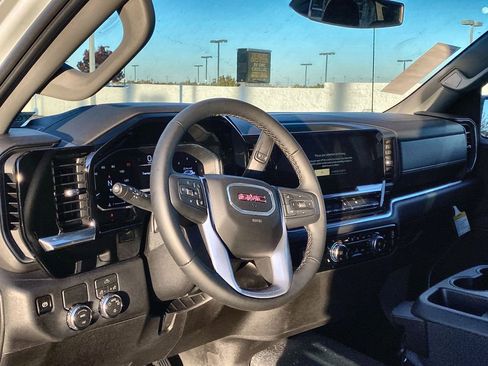 New 2026 GMC Sierra 1500 SLE w/ Preferred Package RWD image 18