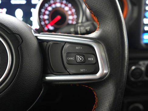 Used 2020 Jeep Gladiator Mojave AWD/4WD image 24