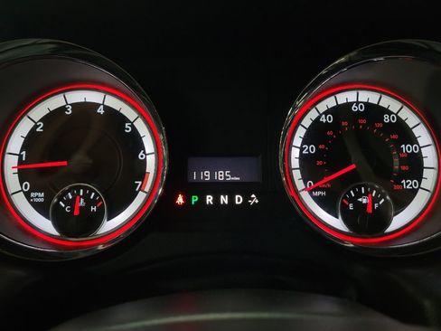 Used 2019 Dodge Grand Caravan SXT FWD image 23