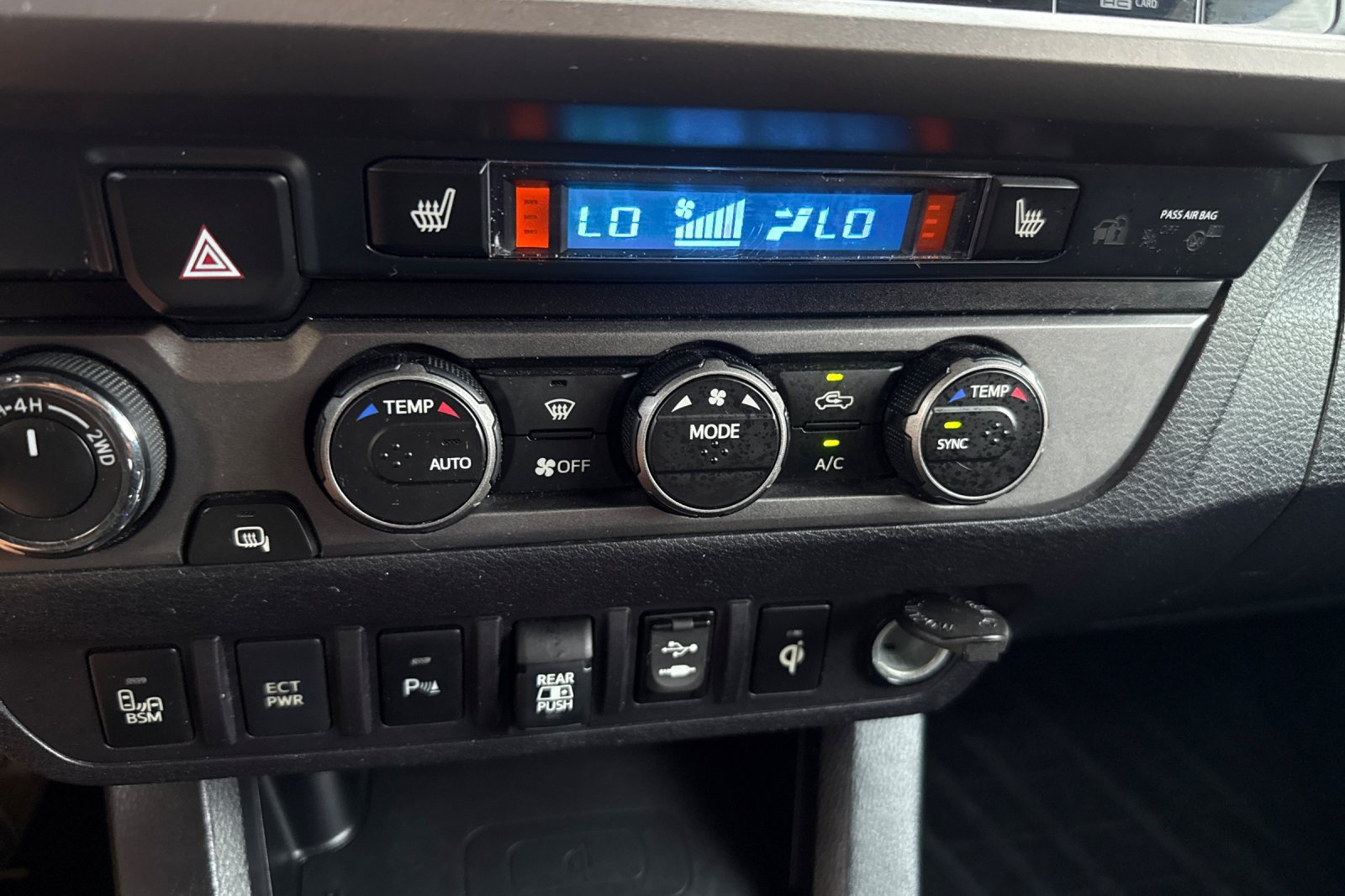 Used 2019 Toyota Tacoma TRD Off-Road AWD/4WD image 26