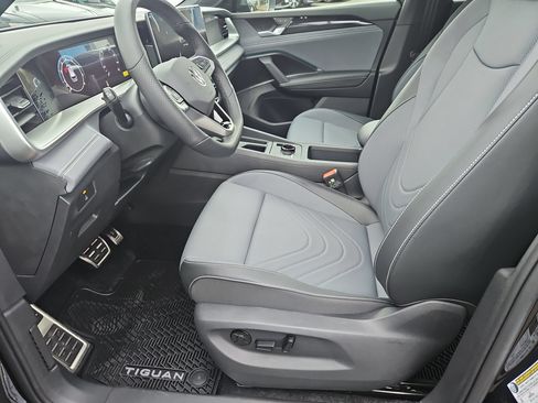 New 2026 Volkswagen Tiguan SE R-Line AWD/4WD image 13