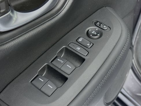 Certified 2023 Honda HR-V LX image 17