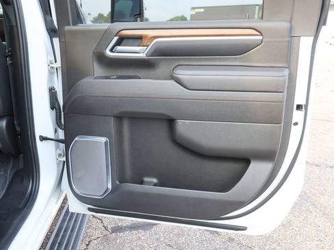 Used 2025 Chevrolet Silverado 3500 High Country w/ Technology Package AWD/4WD image 31