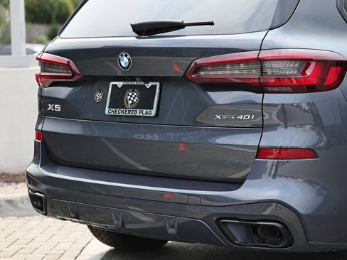 Used 2022 BMW X5 xDrive40i w/ M Sport Package AWD/4WD image 9