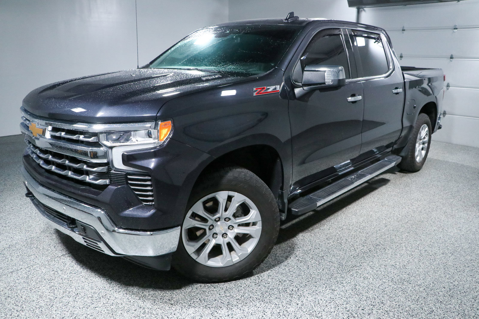 Used 2022 Chevrolet Silverado 1500 LTZ AWD/4WD image 34
