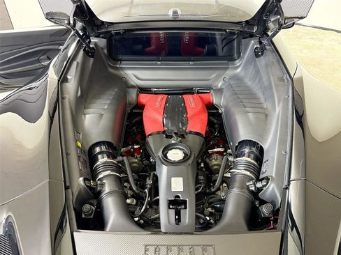 Used 2020 Ferrari F8 Tributo image 27