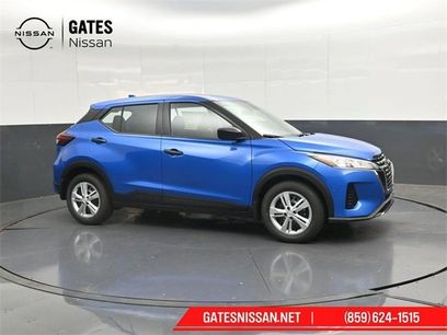 New 2025 Nissan Kicks Play S