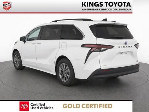 Used 2023 Toyota Sienna XLE w/ XLE Plus Package AWD/4WD image 5
