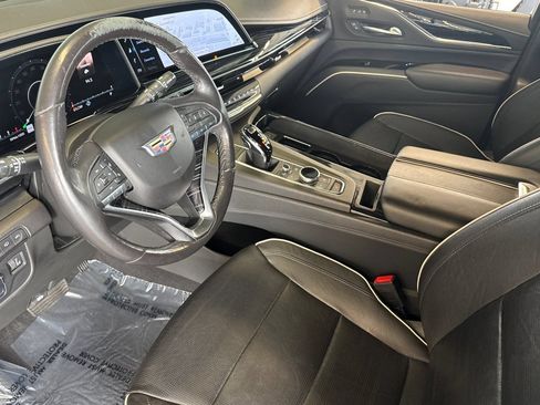 Used 2021 Cadillac Escalade ESV Sport w/ Driver Assist Tech Package AWD/4WD image 9