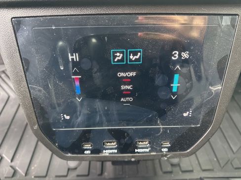 Used 2025 GMC Yukon AT4 Ultimate image 17