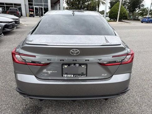 Used 2025 Toyota Camry SE w/ Convenience Package FWD image 3