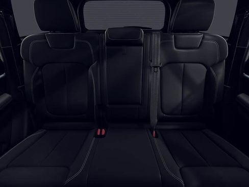 New 2026 Jeep Grand Cherokee Altitude image 3