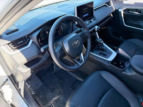 Used 2025 Toyota RAV4 XLE Premium image 26