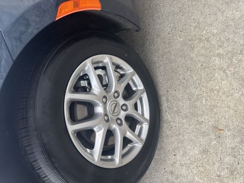 Used 2025 Chrysler Pacifica Select image 12