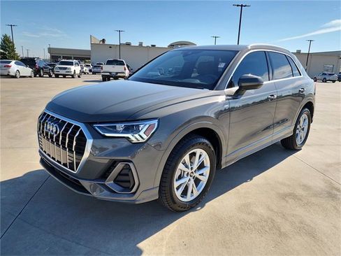 Certified 2025 Audi Q3 2.0T Premium w/ Convenience Package image 3