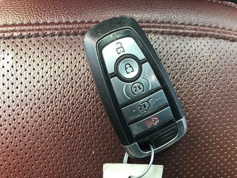 Used 2023 Ford Expedition Limited AWD/4WD image 25