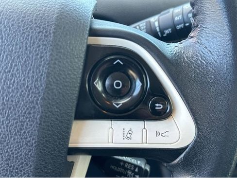 Used 2016 Toyota Prius Three Touring image 19