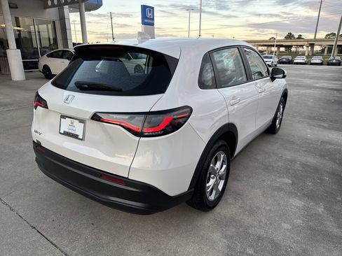 Certified 2025 Honda HR-V LX image 4