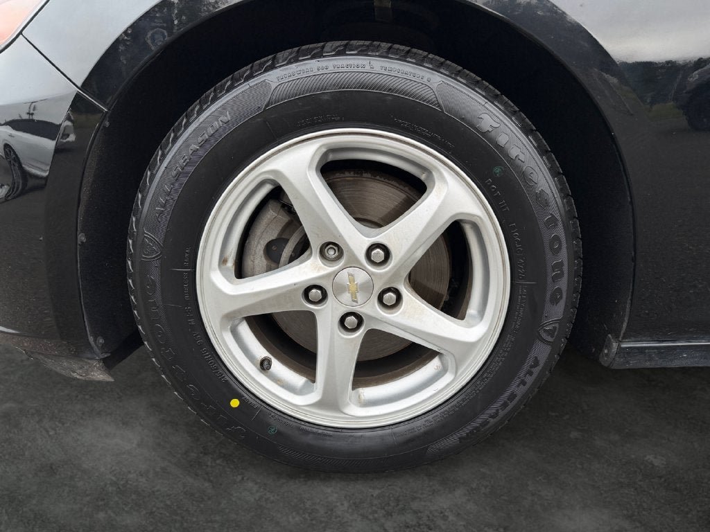 Used 2017 Chevrolet Malibu LS FWD image 4