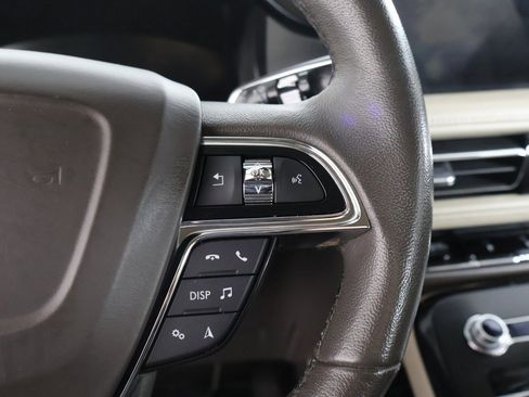 Used 2022 Lincoln Nautilus FWD w/ Premium Package image 45