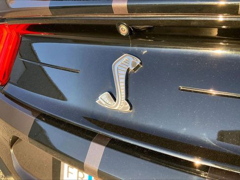 Used 2022 Ford Mustang Shelby GT500 w/ Carbon Fiber Track Pack image 9